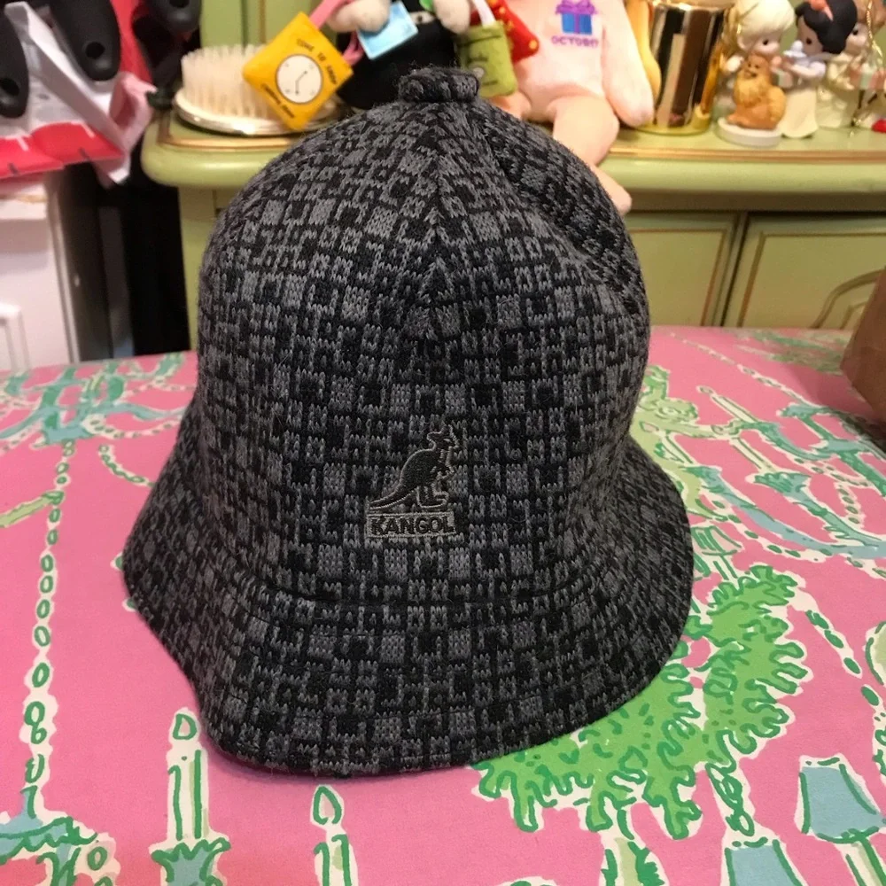 KANGOL BLACK GRAY ESCHER CHECK BUCKET HAT Youth size medium_2